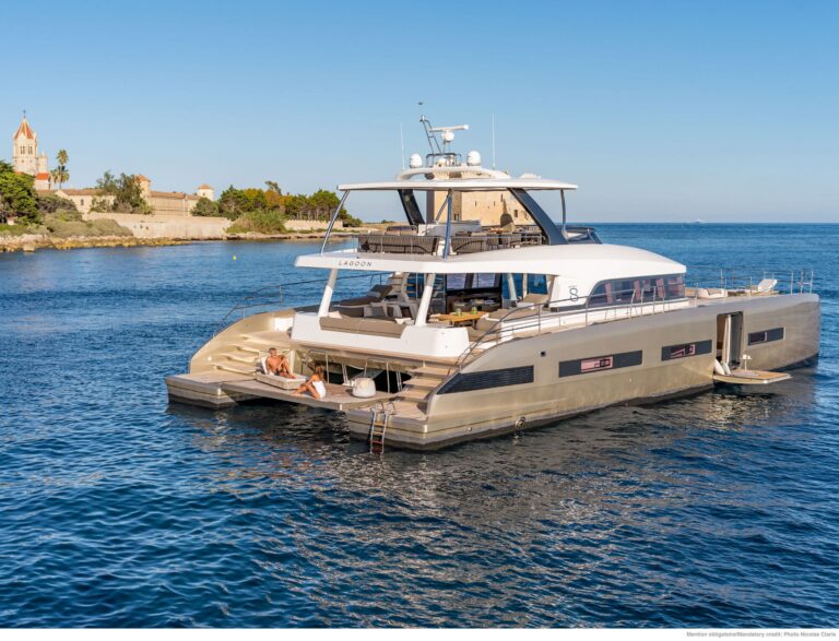 Luxury Yacht CRAZY HORSE (sistership)