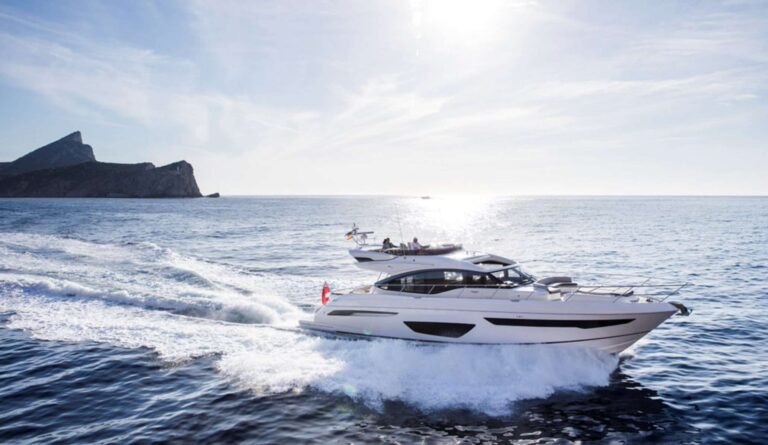 Luxury Yacht FAR & AWAY