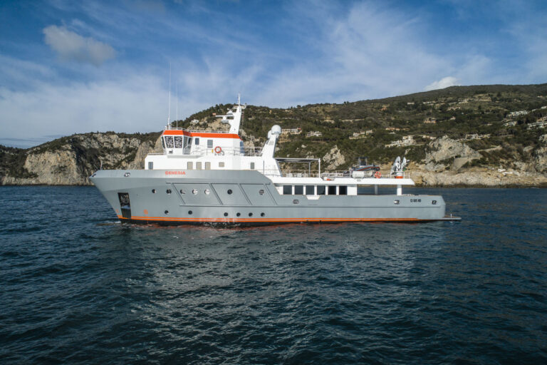 Luxury Yacht GENESIA