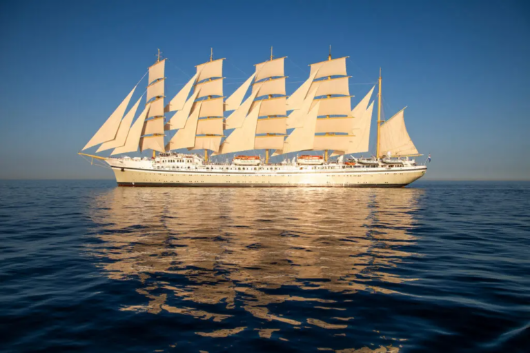 Luxury Yacht GOLDEN HORIZON