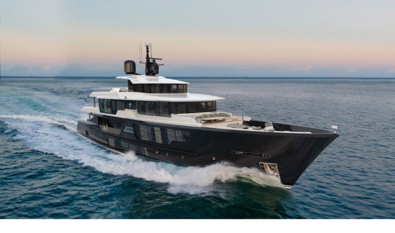 Luxury Yacht HYGGE