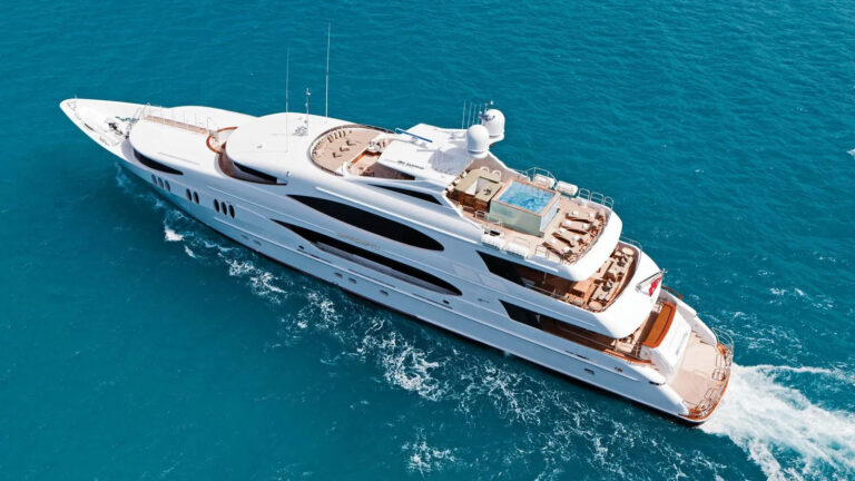 Luxury Yacht IMPROMPTU