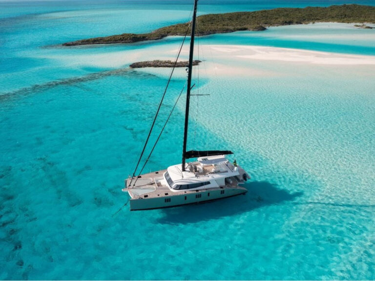 Luxury Yacht INDABLUE