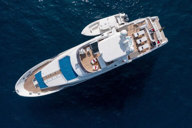 Luxury Yacht JUS CHILL'N 3