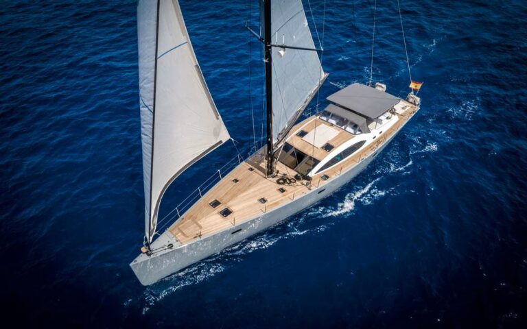 Luxury Yacht KALINDA