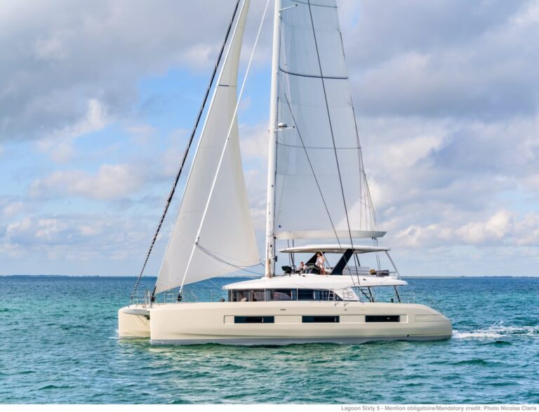 Luxury Yacht KINGFISHER V (sistership)