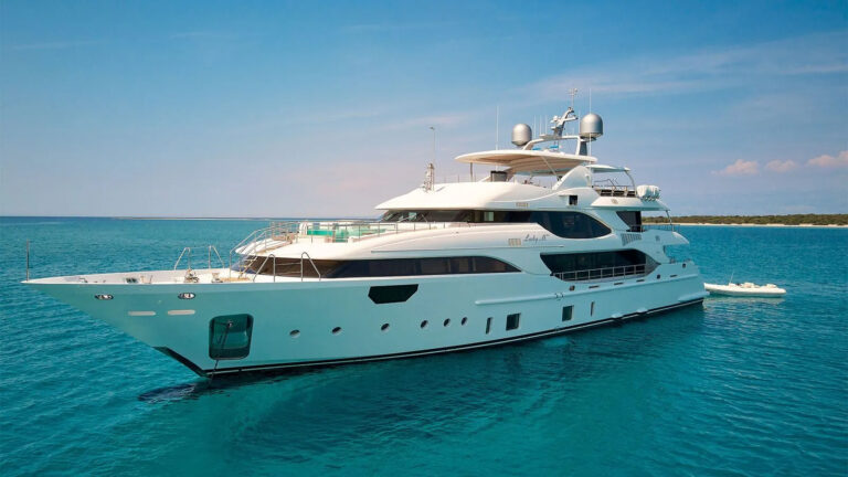 Luxury Yacht LADY MRD