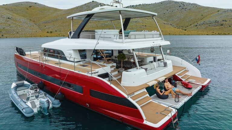 Luxury Yacht MASTERMIND