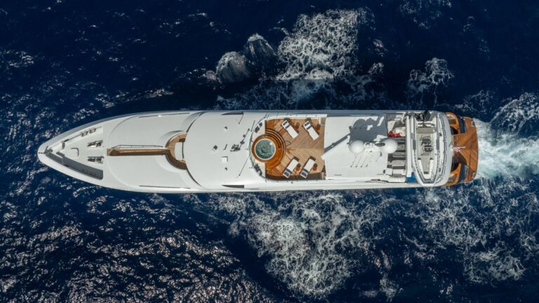 Luxury Yacht MISS CHRISTINE
