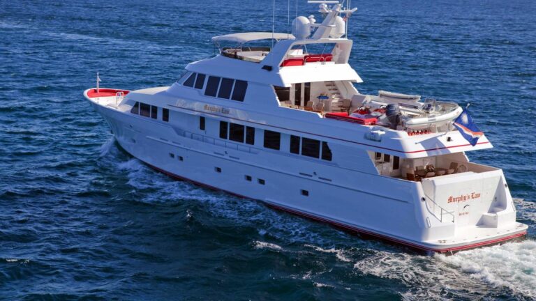 Luxury Yacht MURPHYS LAW