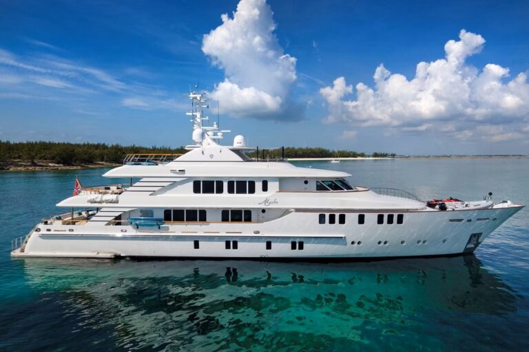 Luxury Yacht MYSTIC