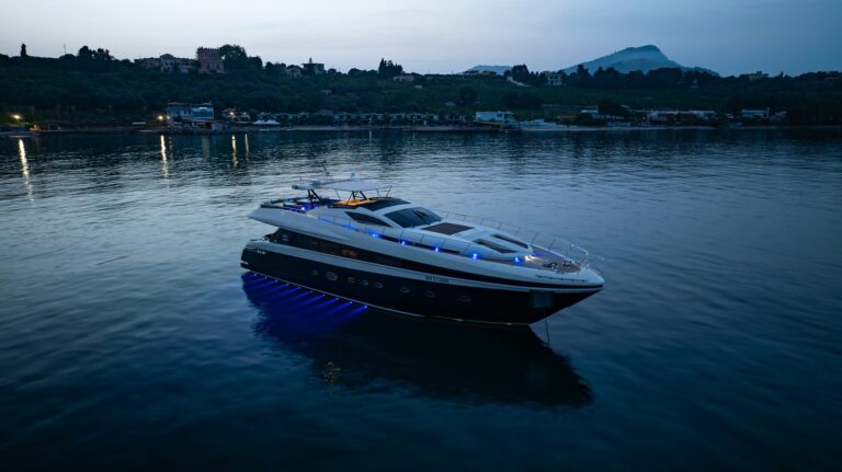 Luxury Yacht NYLEC
