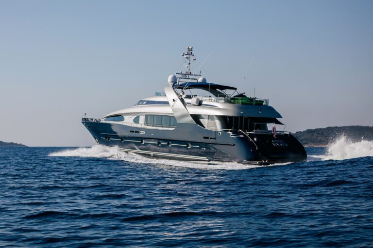 Luxury Yacht ONE BLUE
