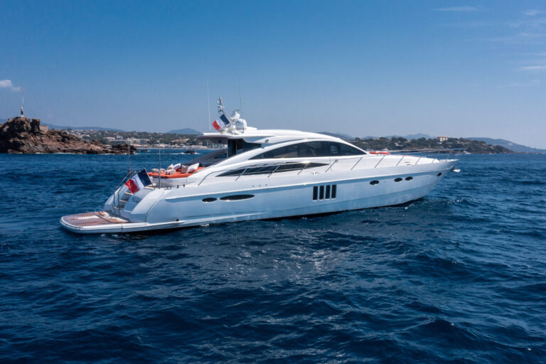 Luxury Yacht P'TITE BOUILLE