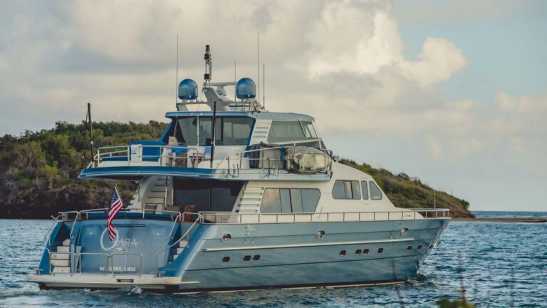 Luxury Yacht QARA