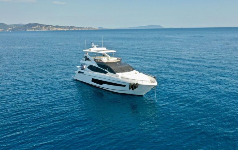 Luxury Yacht SARAHLISA