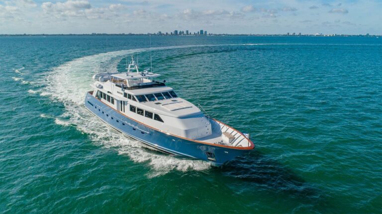 Luxury Yacht SILVER SEAS