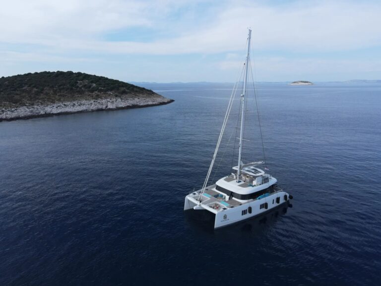 Luxury Yacht SINATA