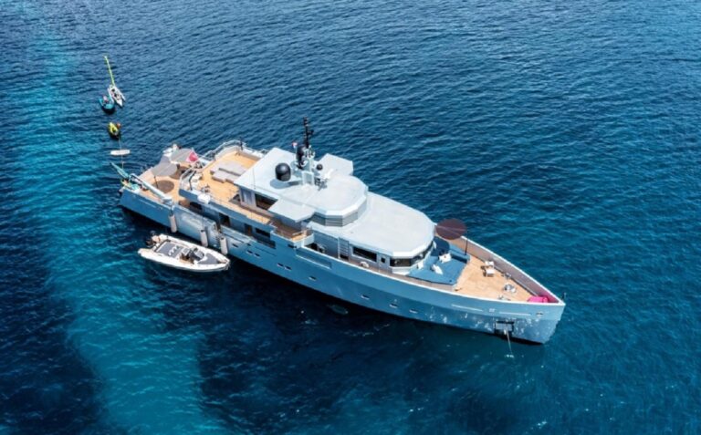 Luxury Yacht SO'MAR