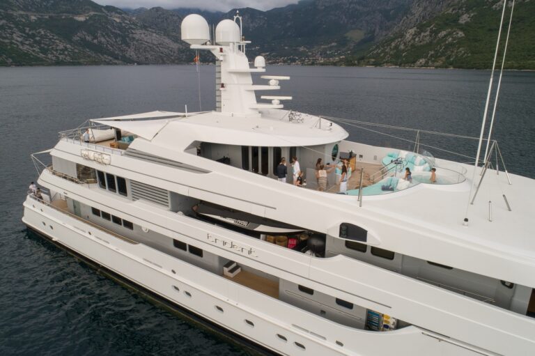Luxury Yacht TRIDENT