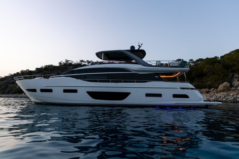 Luxury Yacht VISTA