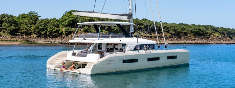 Luxury Yacht WHITE CAPS (sistership)