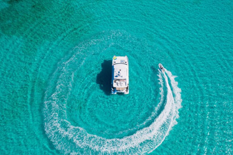 Motor Catamaran INDIGO