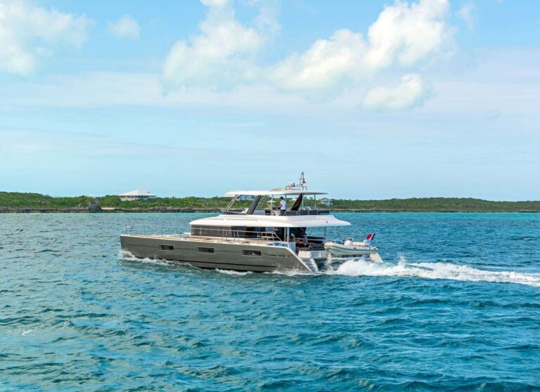 Motor Catamaran ULTRA 64