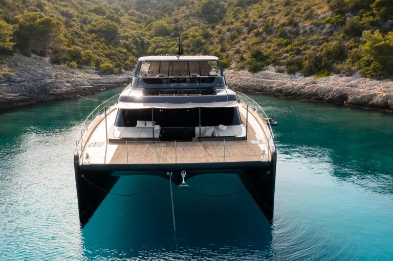 Motor Yacht AMBER ONE
