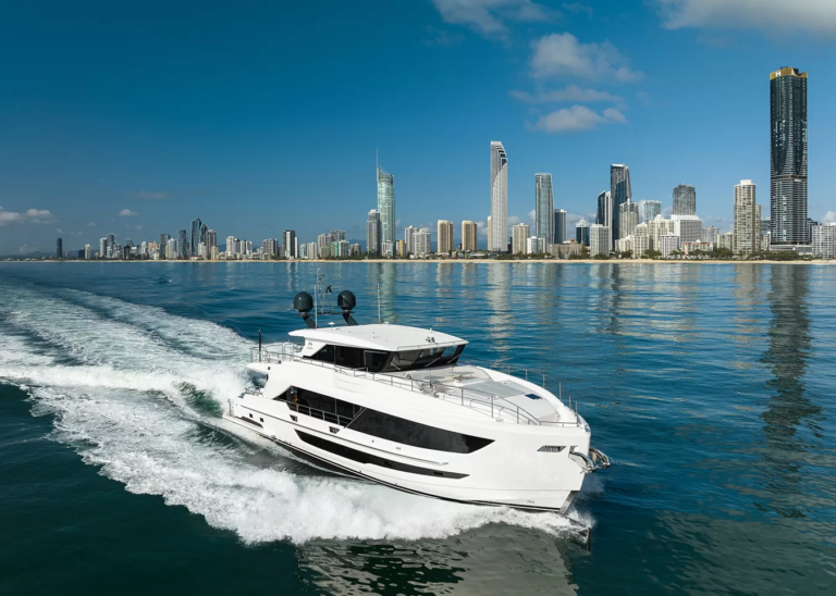 Motor Yacht AURA