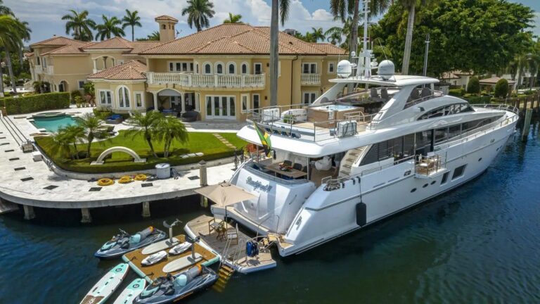 Motor Yacht BEACHFRONT 2