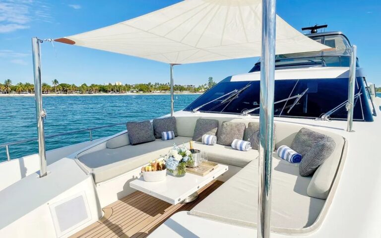 Motor Yacht C-DAZE