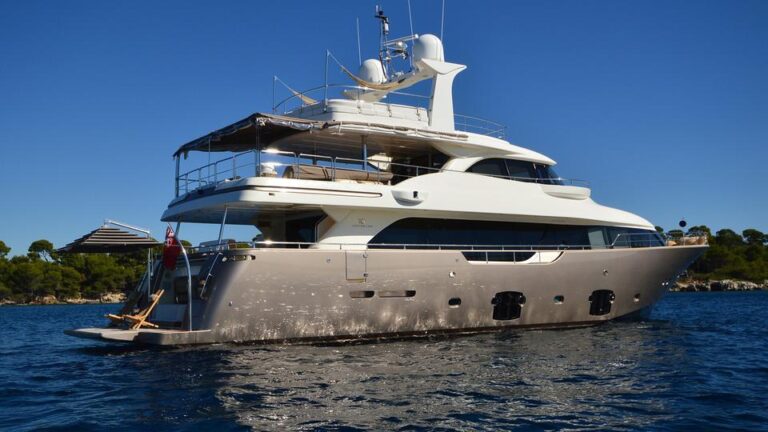 Motor Yacht DISPARATE