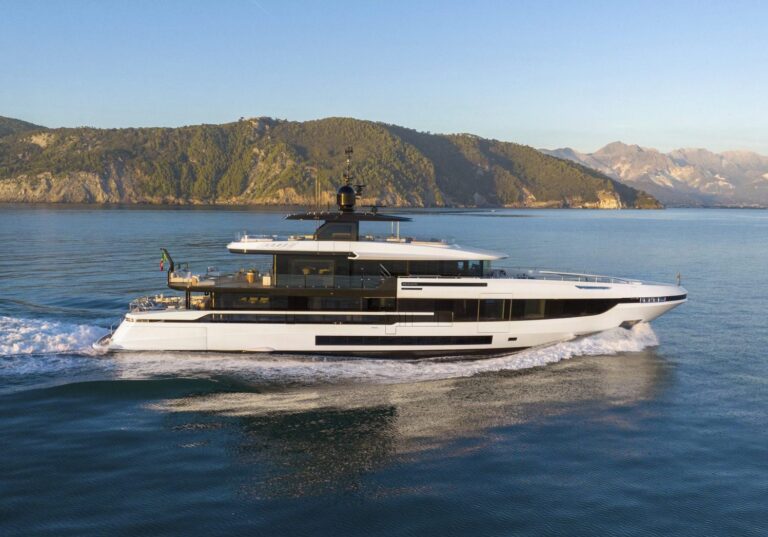 Motor Yacht EVA4EVA (sistership)