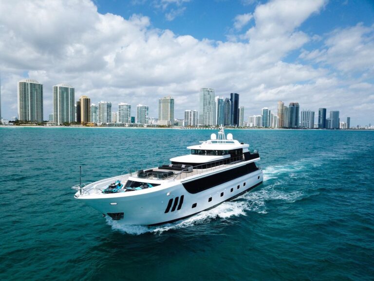 Motor Yacht PRIVILEGE