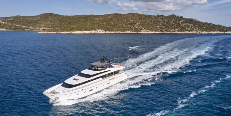 Motor Yacht RARE DIAMOND