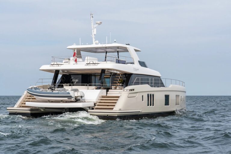Power Catamaran GIGI