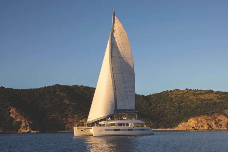Sailing Catamaran NOMADA