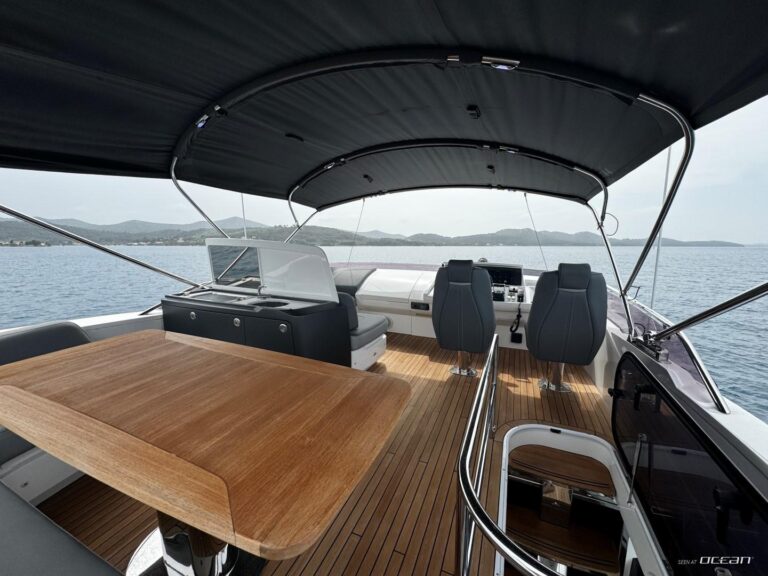 Sun Deck On Luxury Yacht MALUHIA