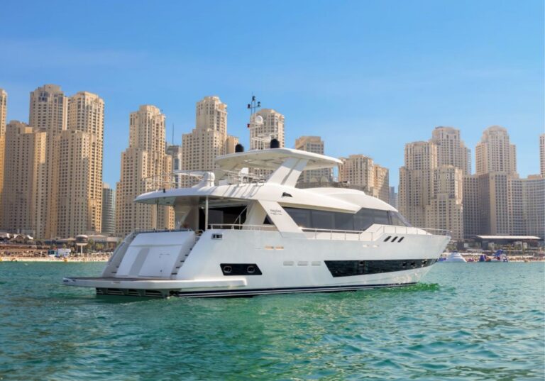 Superyacht CALIENTE