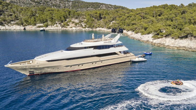 Superyacht DALOLI