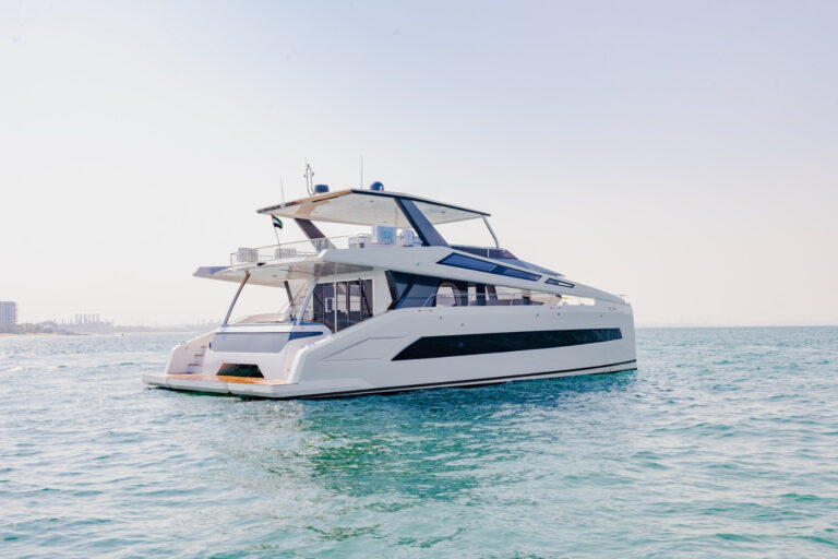 Superyacht INFINITY