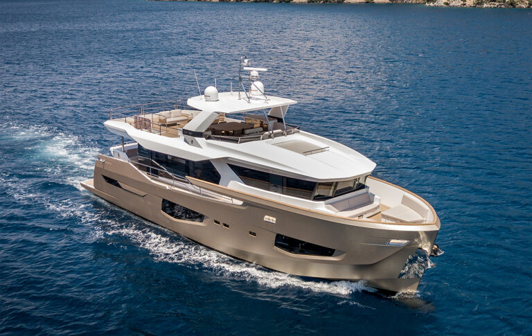Superyacht KAMOKA