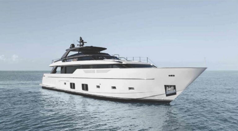 Superyacht MARY