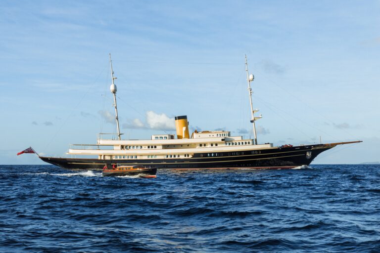 Superyacht NERO