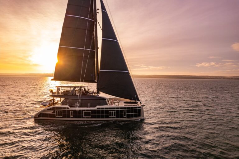 Superyacht OTOCTONE