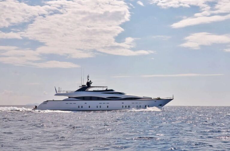 Superyacht PAREAKI II