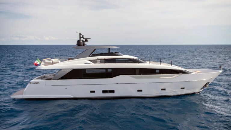 Superyacht PAUSE (sistership)