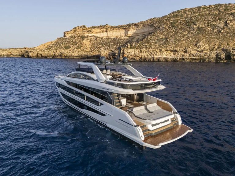 Superyacht PEARLY SPENCER