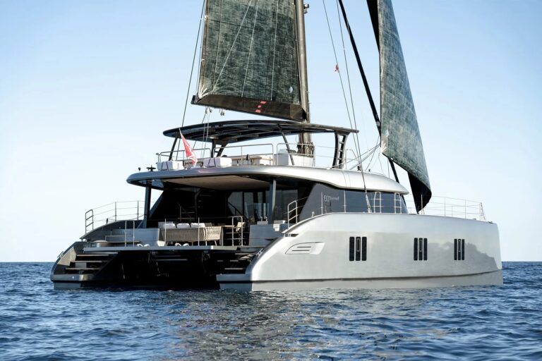 Superyacht SERENITY (sistership)